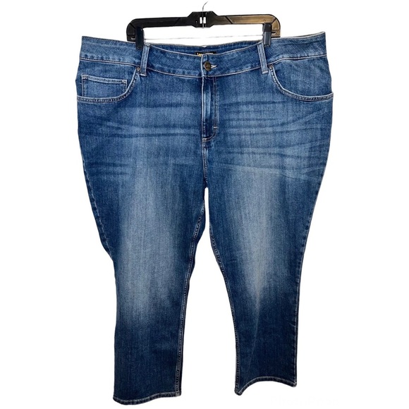 Lee Jeans Women’s Size 24W Petite Blue Regular Fit Straight Leg Mid Rise - Picture 1 of 7